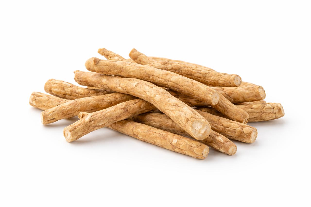 Withania somnifera dried Ashwagandha root pieces natural herb